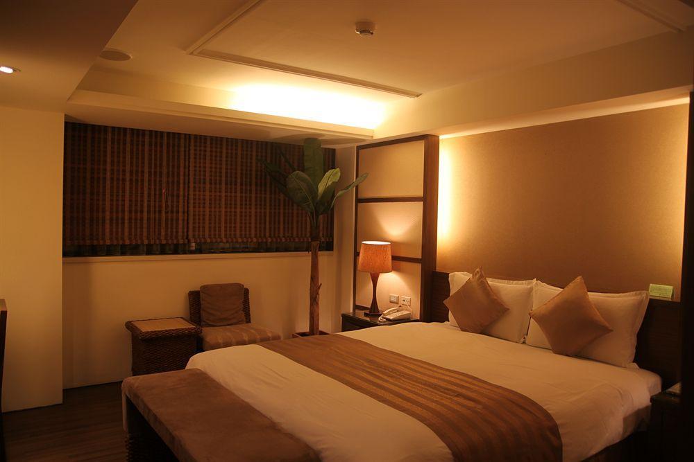 Shin Yuan Celeb Metro Hotel Хсинчу Сити Екстериор снимка
