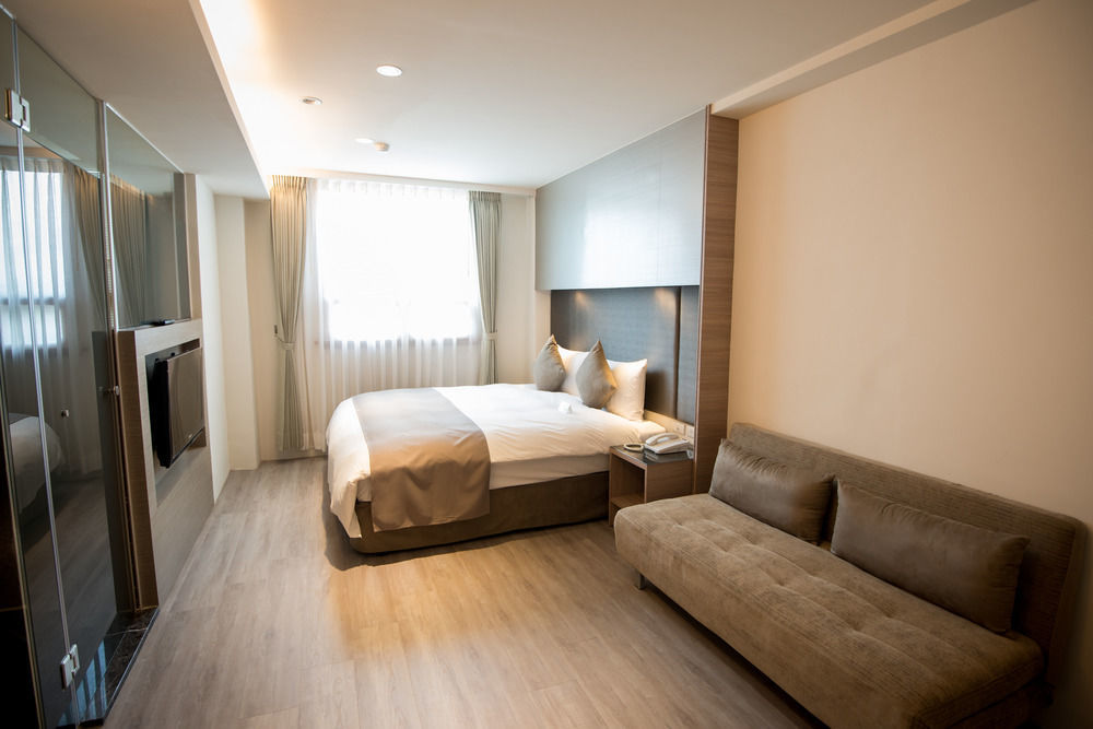 Shin Yuan Celeb Metro Hotel Хсинчу Сити Екстериор снимка
